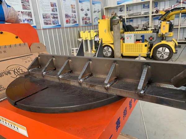 今年会官网智能焊接变位机图片 L型自动焊接变位机展示