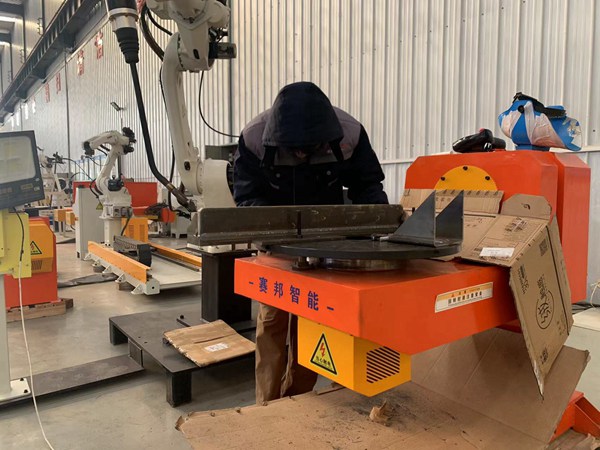 L型自动焊接变位机展示 L型自动焊接变位机的结构原理