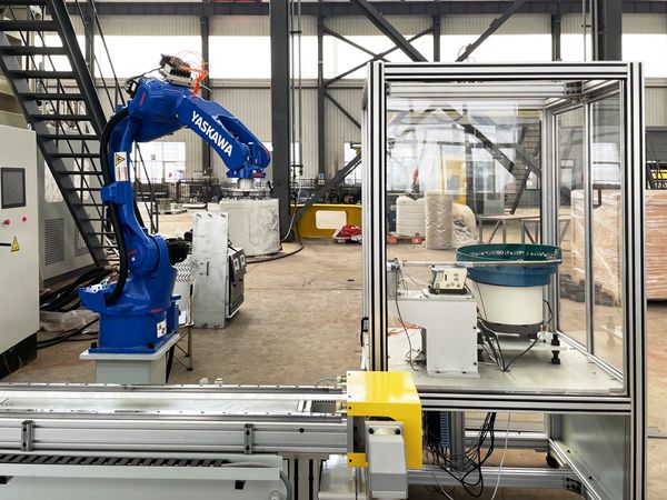 °áÔË»úеÈ˵İáÔËÀú³ÌÏÈÈÝ Çൺ½ñÄê»á¹ÙÍøÉú²úµÄ°áÔË»úеÈËչʾ