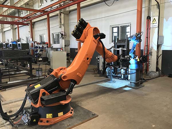 �����б��Զ����ӻ�е�ֱ۵����ӣ���������