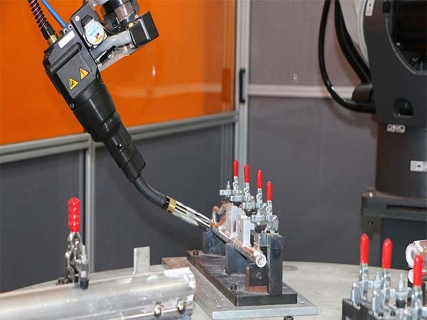 È«×Ô¶¯º¸½Ó»úеÈ˵ĺ¸½Ó¹¤ÒÕÁ÷³Ì È«×Ô¶¯º¸½Ó»úеÈ˵ĺ¸½Ó¹¤ÒÕÁ÷³Ì