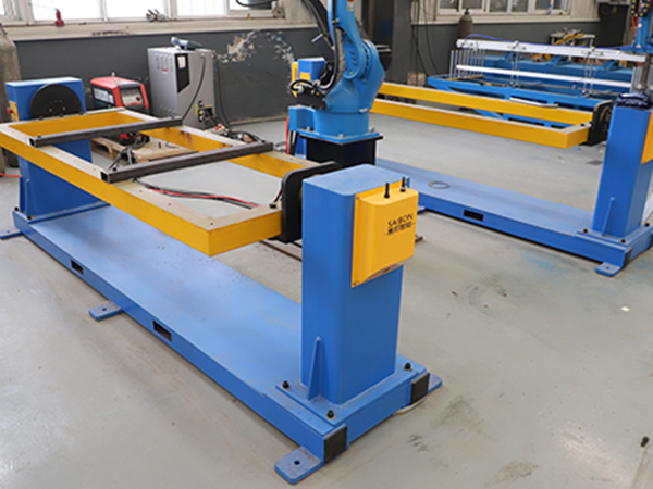 ���ӱ�λ��������ǰ�����������