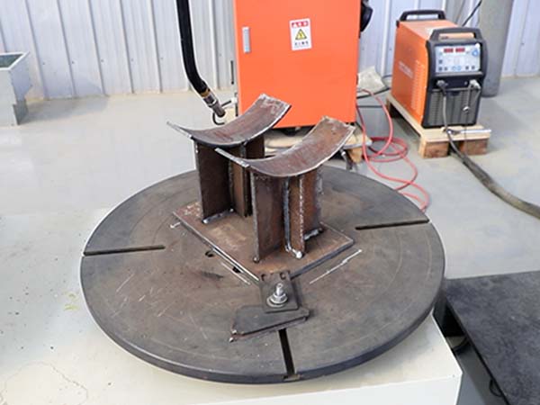 焊接变位机选购技巧 焊接变位机选购技巧