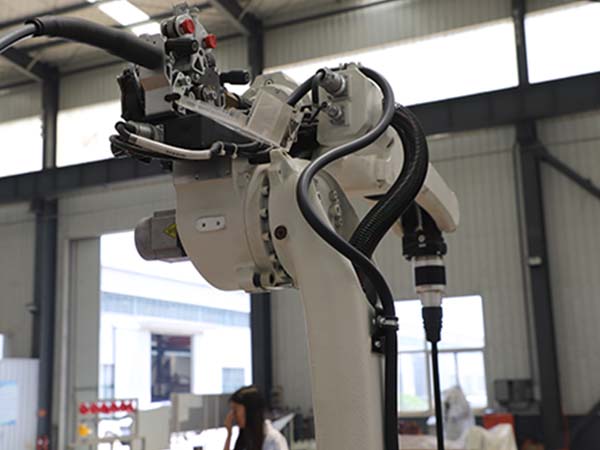 �ְ��Զ�����װ����Ʒ�����ʸ�