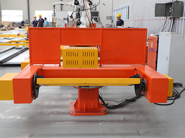 ��װ�о��뺸�ӱ�λ���Ĵ�������