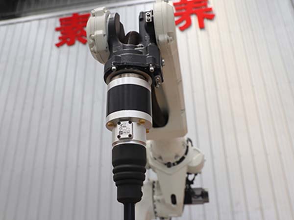 �Զ����ӻ�е�˵Ĵ�ͷ����滻һ�Σ�������������