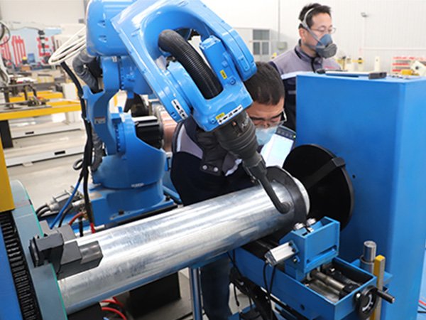 �ܵ����ӻ�е����������������ģ�������������