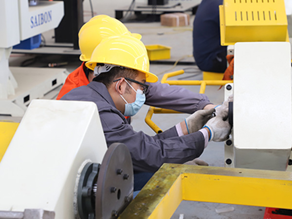 焊接变位机在工程机械行业的应用 焊接变位机在工程机械行业的应用