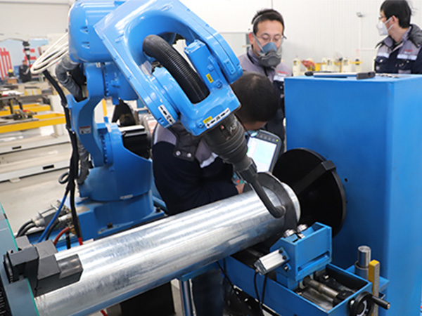 ��Ŧ�ͺ��ӻ�е�˶Թܼ���Ӧ��